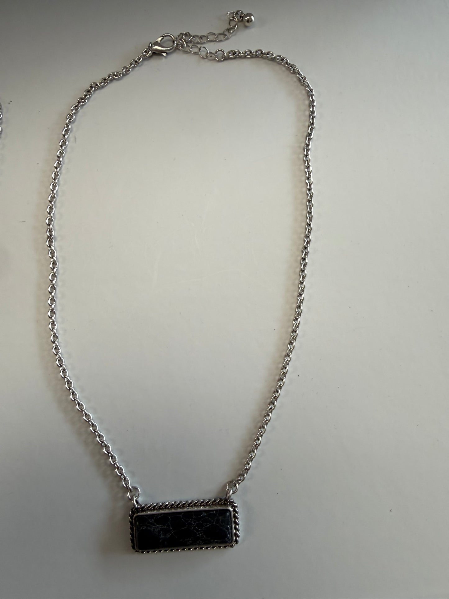 High Contrast Bar Necklace