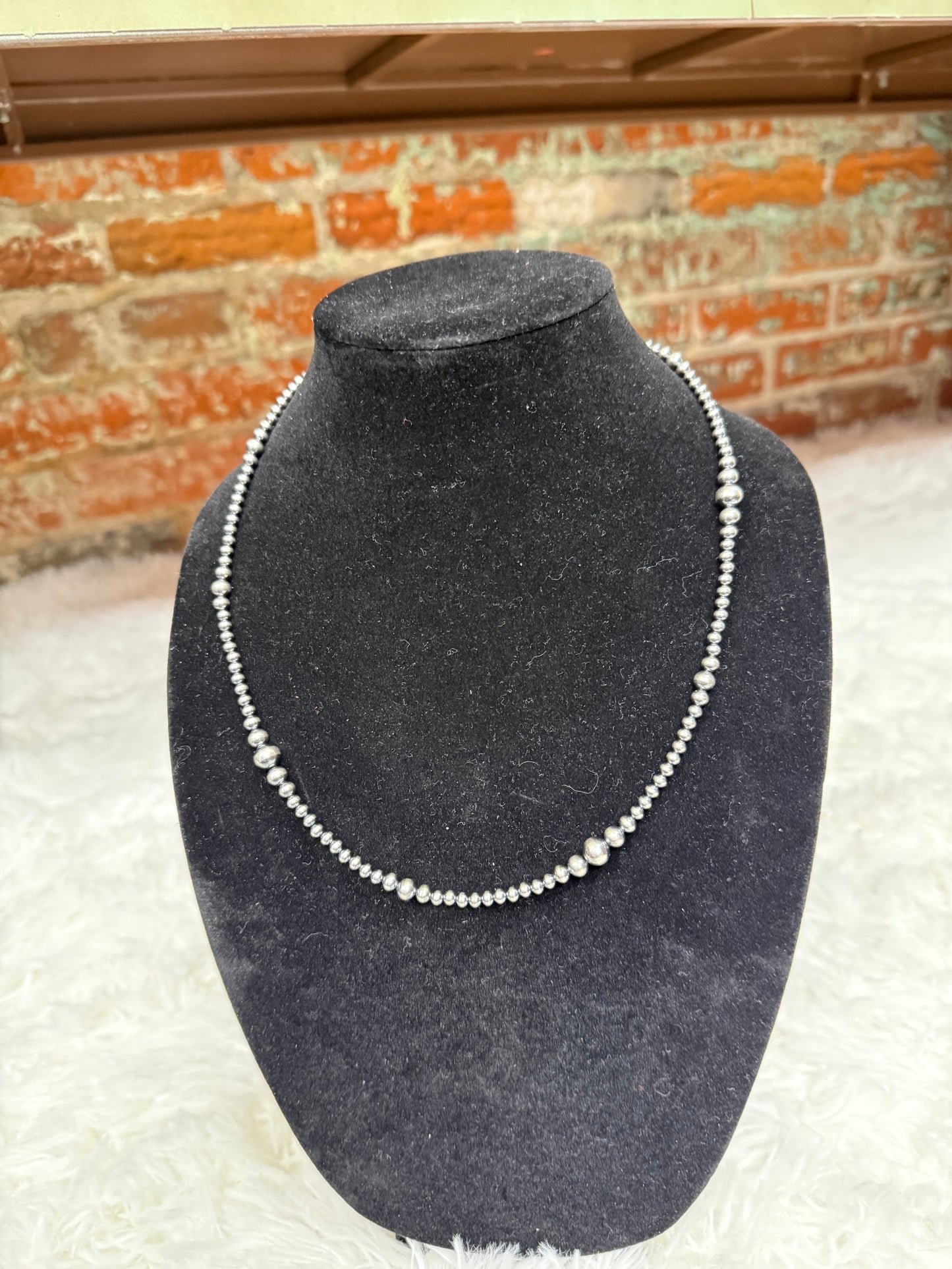 22 inch Sterling Silver Pearls graduated necklace