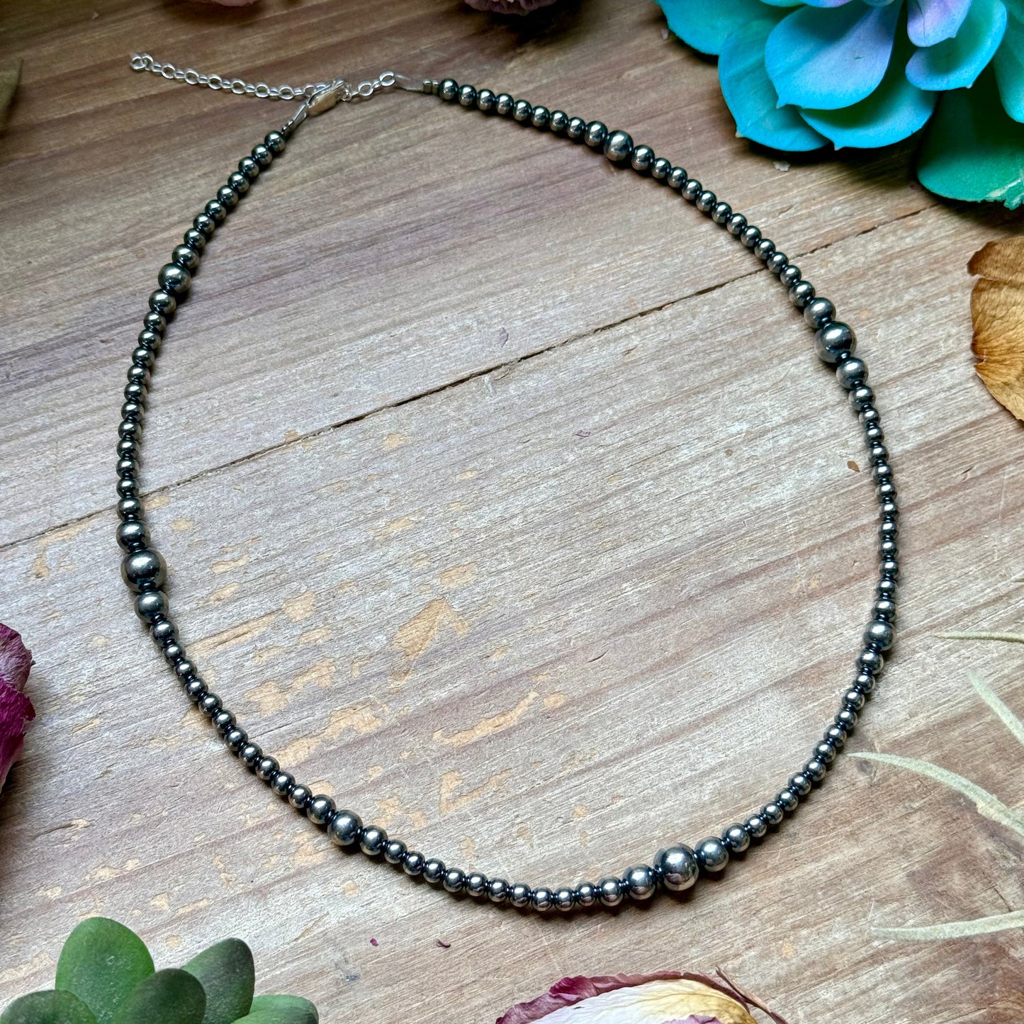 18 inch Graduated Sterling Silver Pearls necklace
