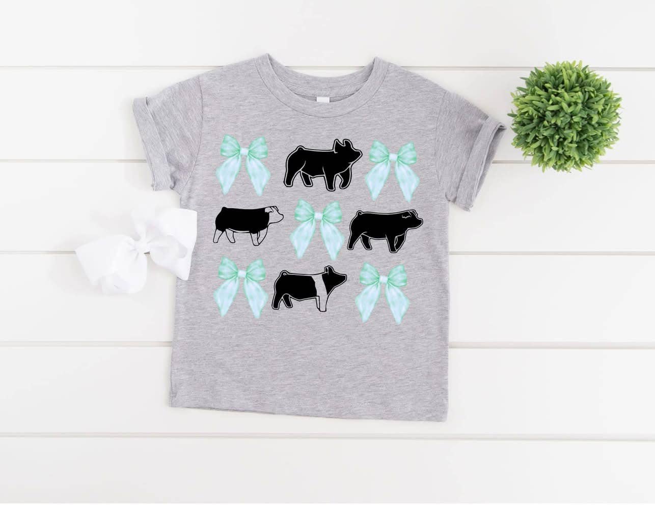 Show pig n bows