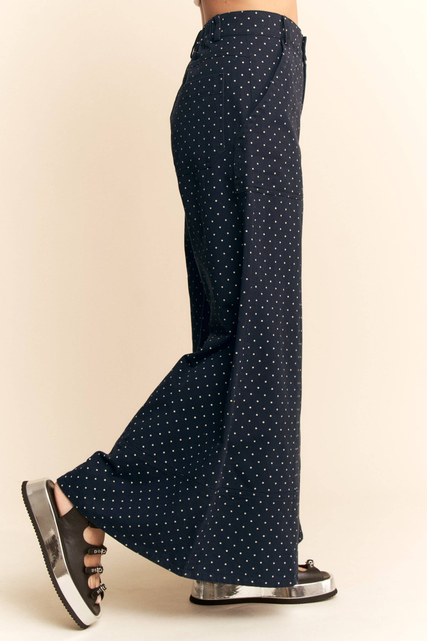WASHED  RUFFLE LACE BOTTOM PANTS
