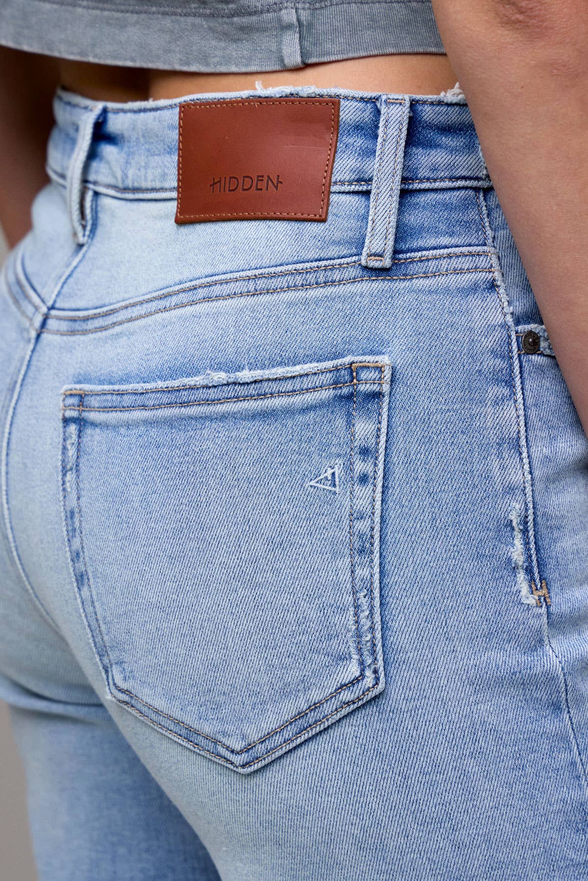 Hidden Light Wash Stretch Raw Hem Classic Straight