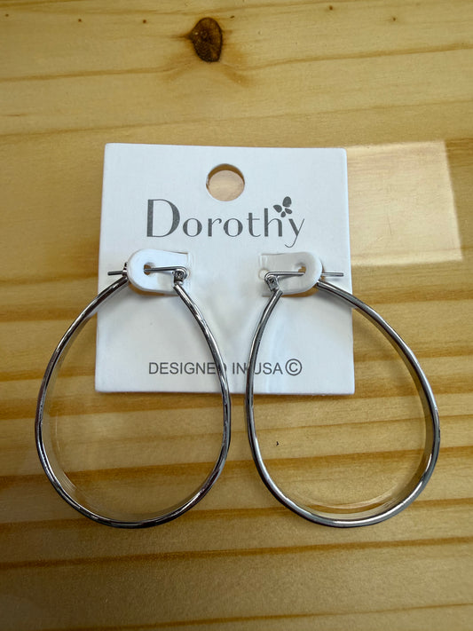 Effortless Oval Hoop Earrings