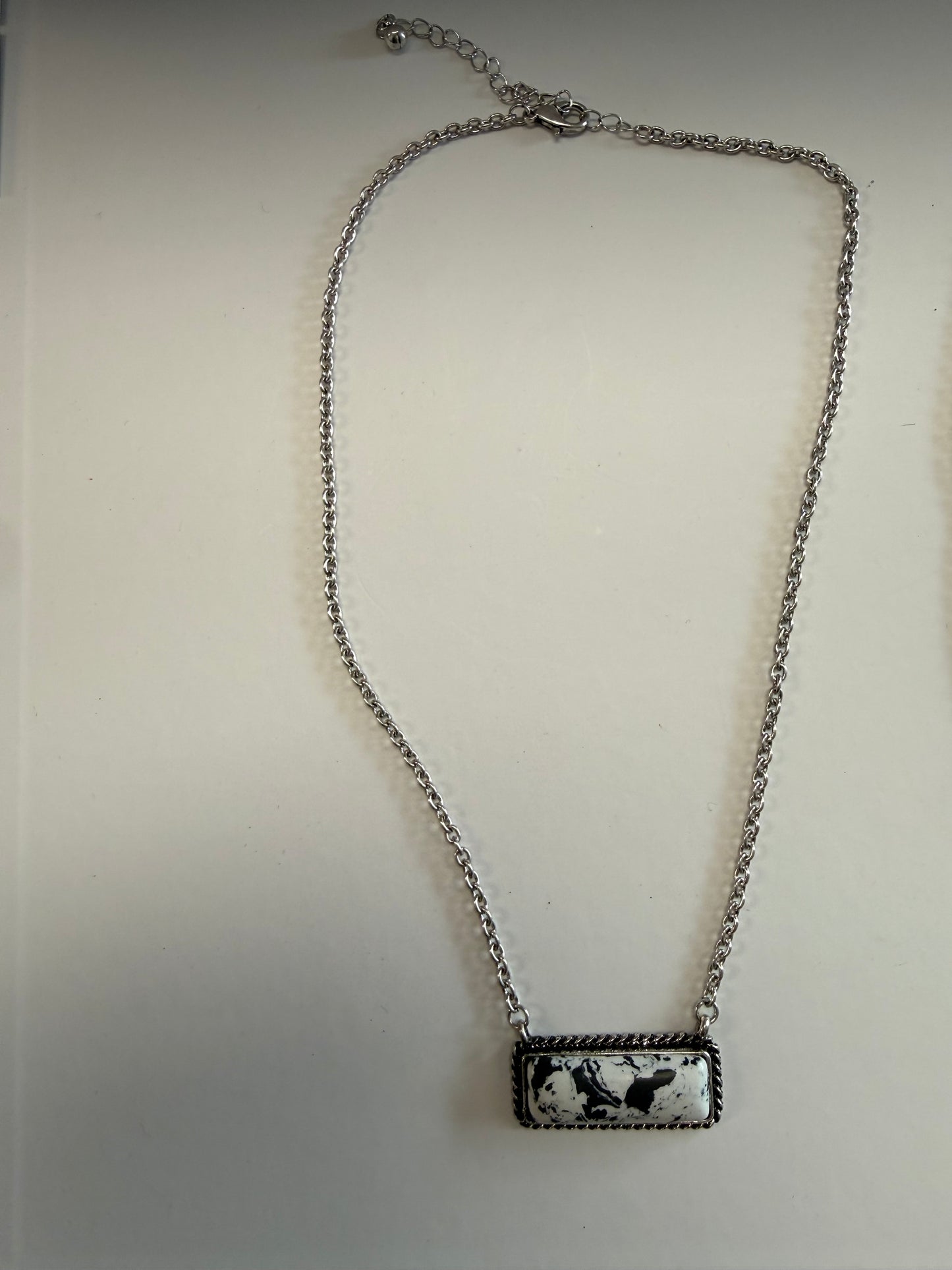 High Contrast Bar Necklace