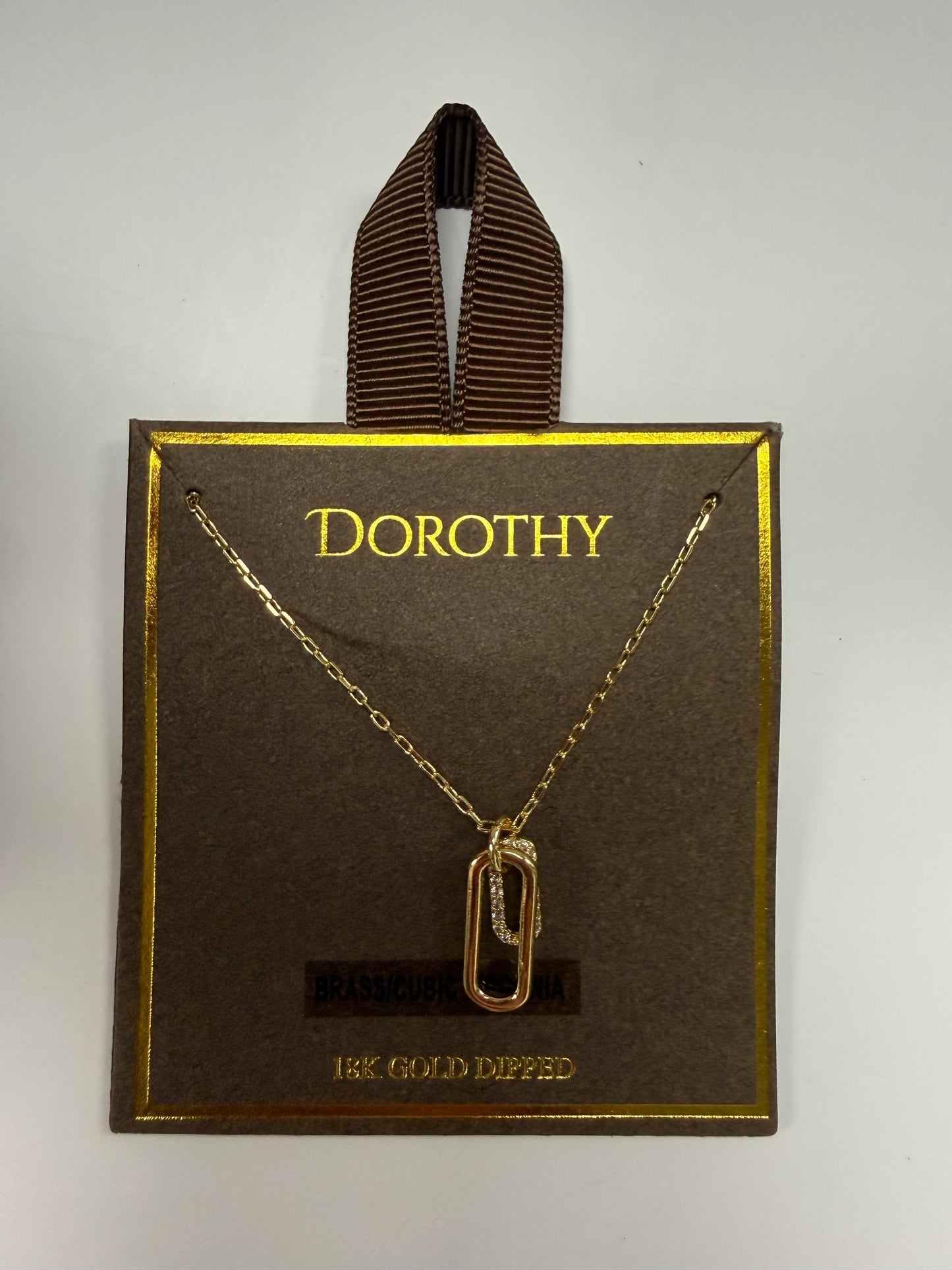 Golden Link Pendant Necklace