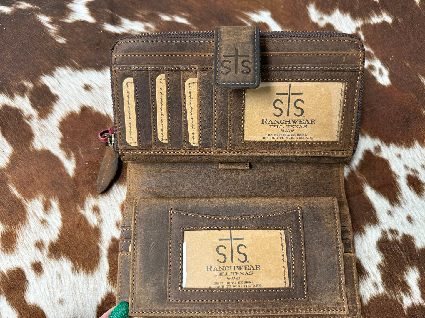 Baroness Basic Bliss Chelsea Wallet - STS Ranchwear
