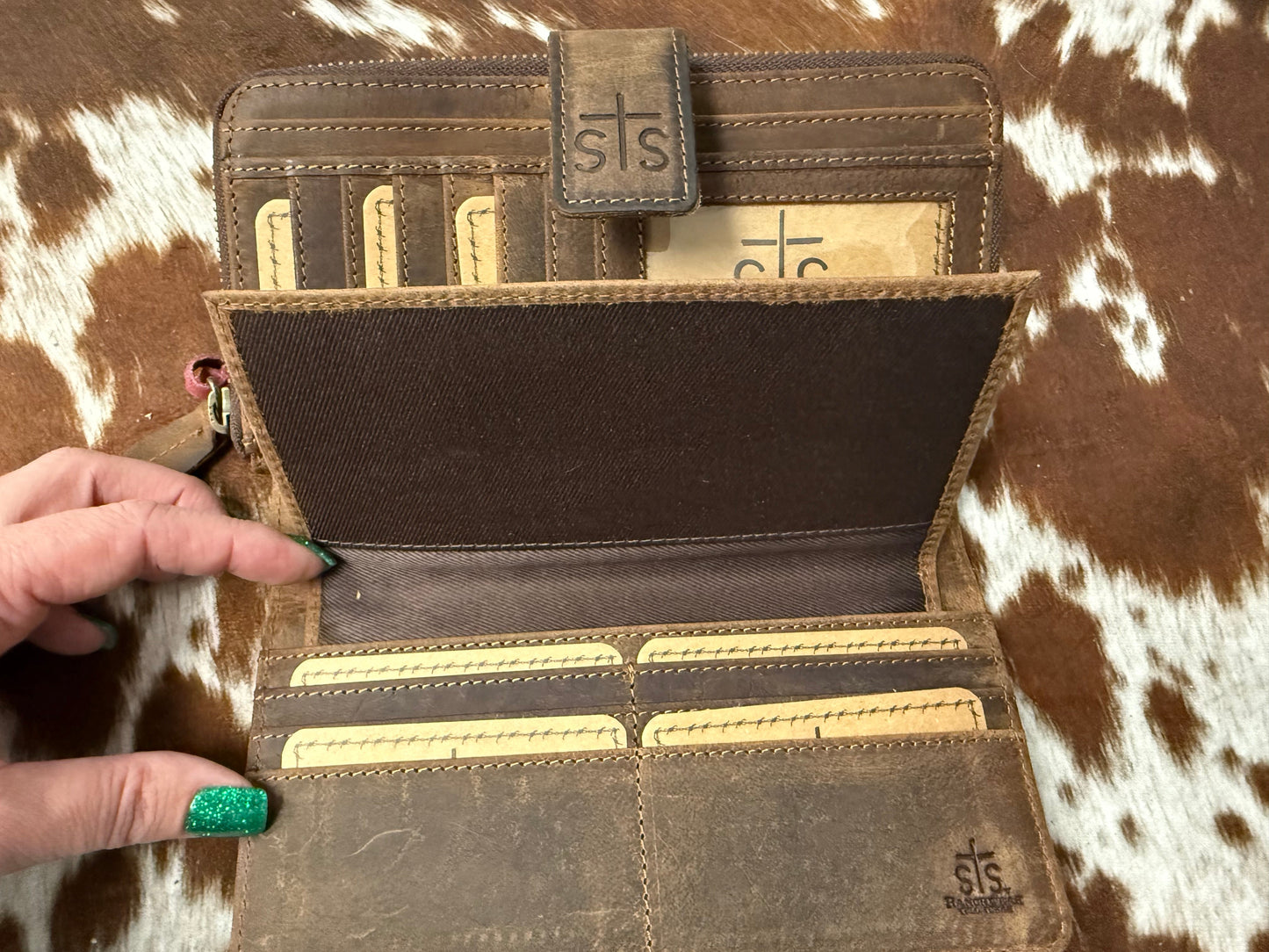 Baroness Basic Bliss Chelsea Wallet - STS Ranchwear