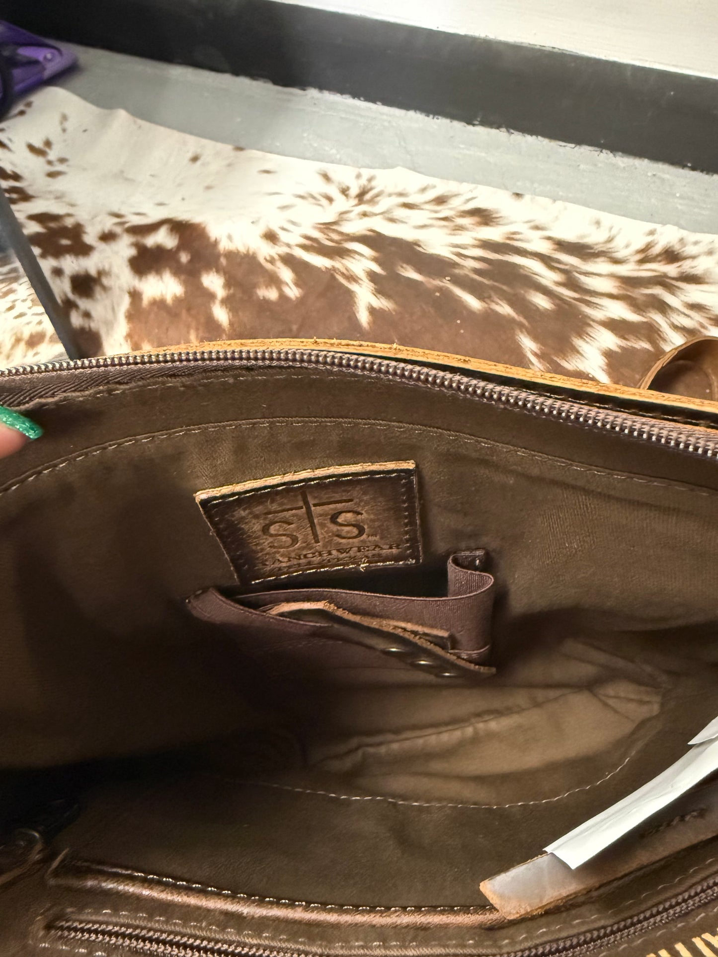 Baroness Olivia Crossbody - STS Ranchwear