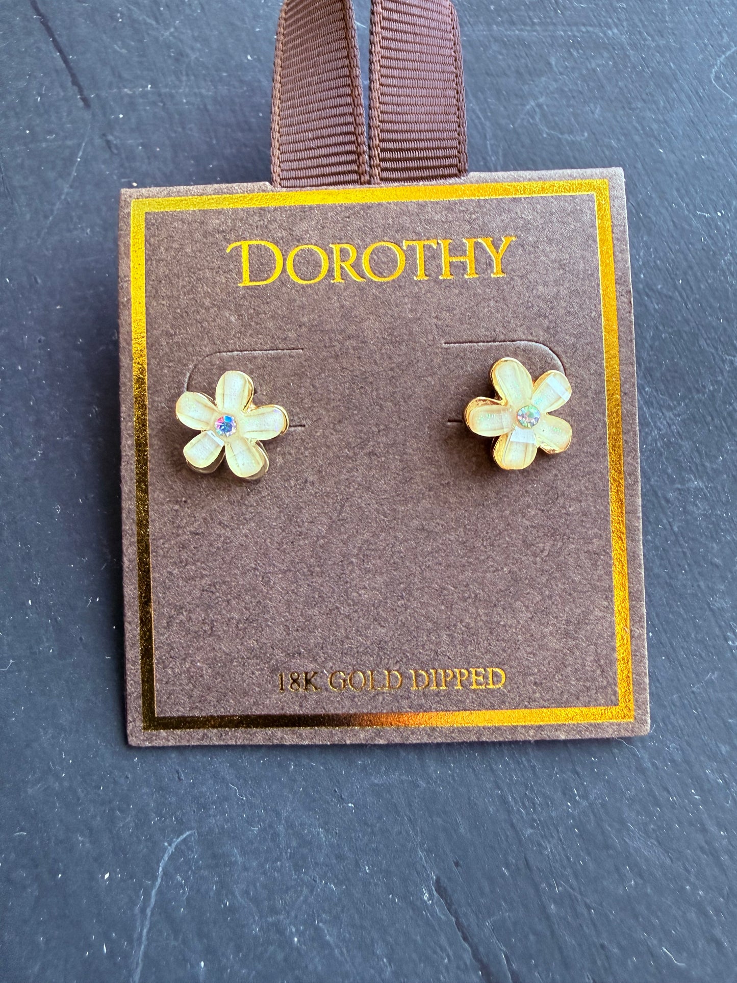 Golden Daisy Glow Studs