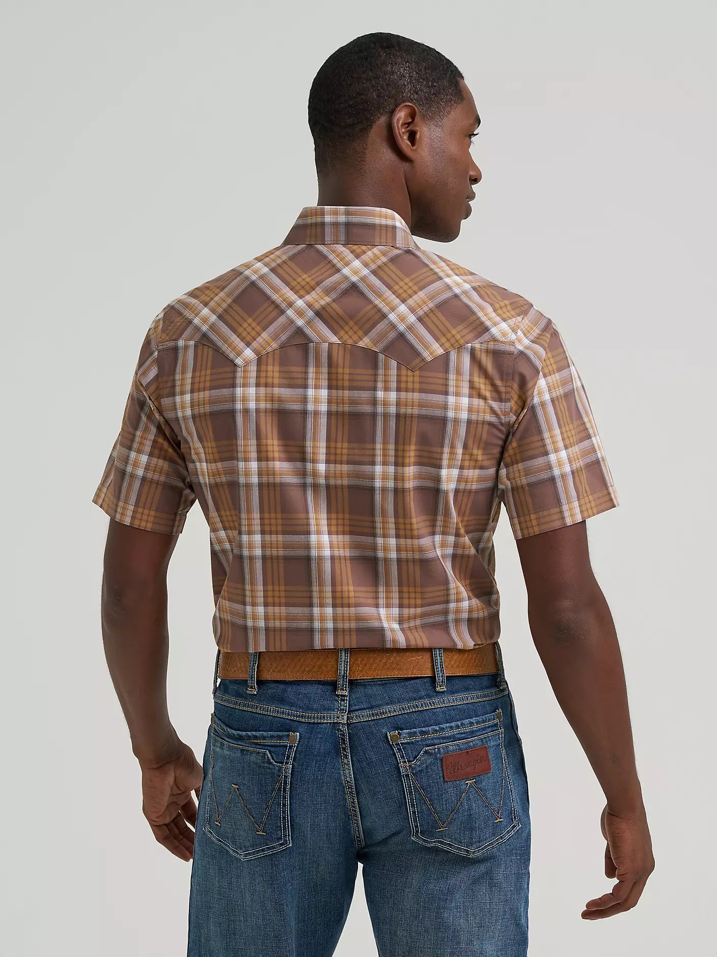 Men's Wrangler Retro® Short Sleeve Sawtooth Pocket Western Snap Shirt
